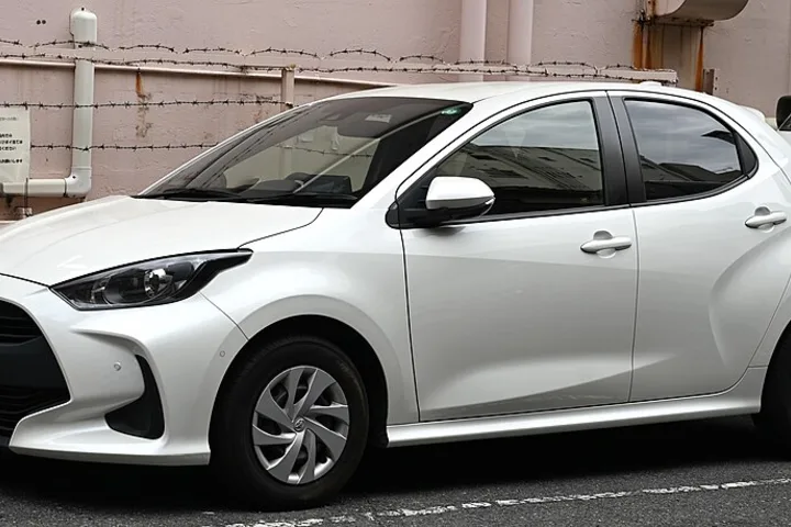 Toyota Yaris Hybrid προς ενοικίαση στην Κω